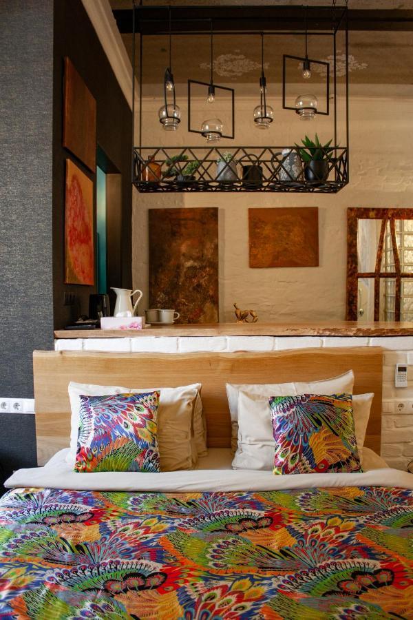 Manna Boutique Hotel (Adults Only) Kiev Bagian luar foto
