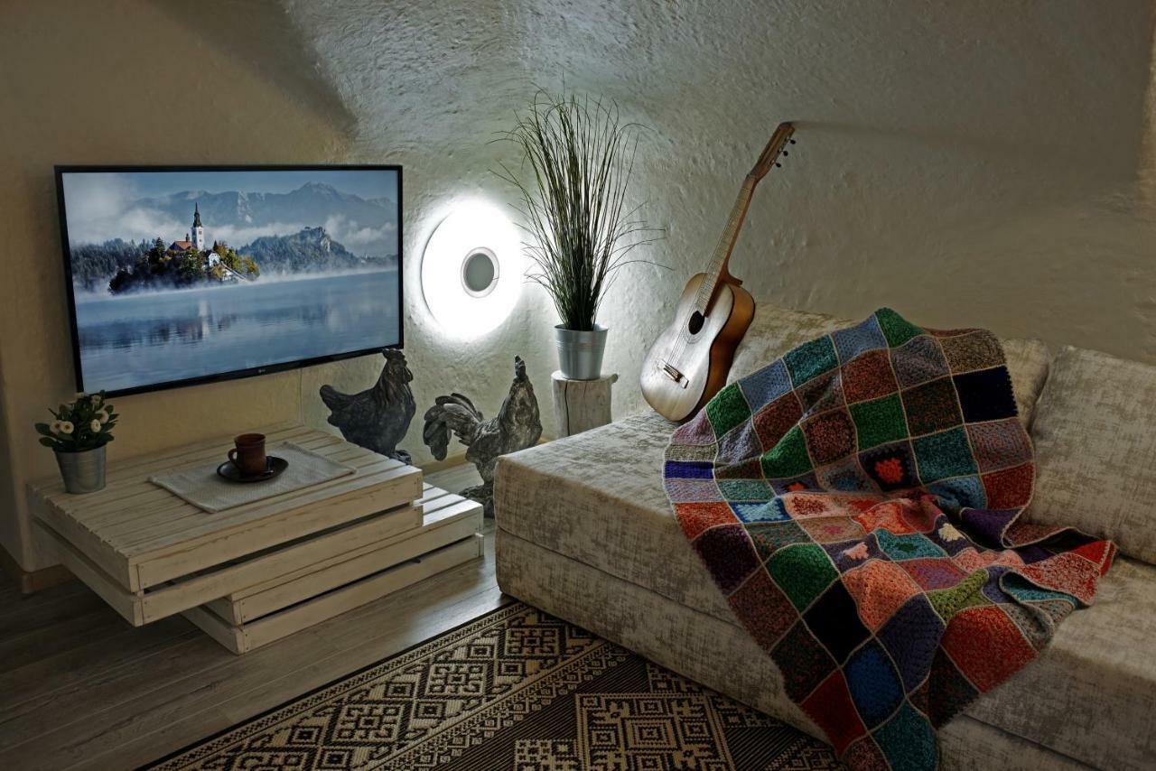Manna Boutique Hotel (Adults Only) Kiev Bagian luar foto